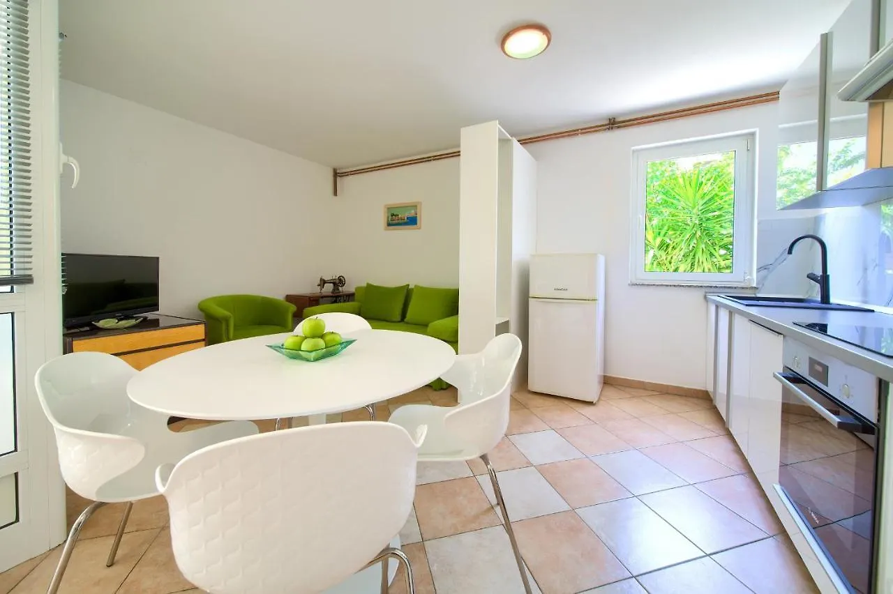 Apartments Adria Danka Krk Town 0*,